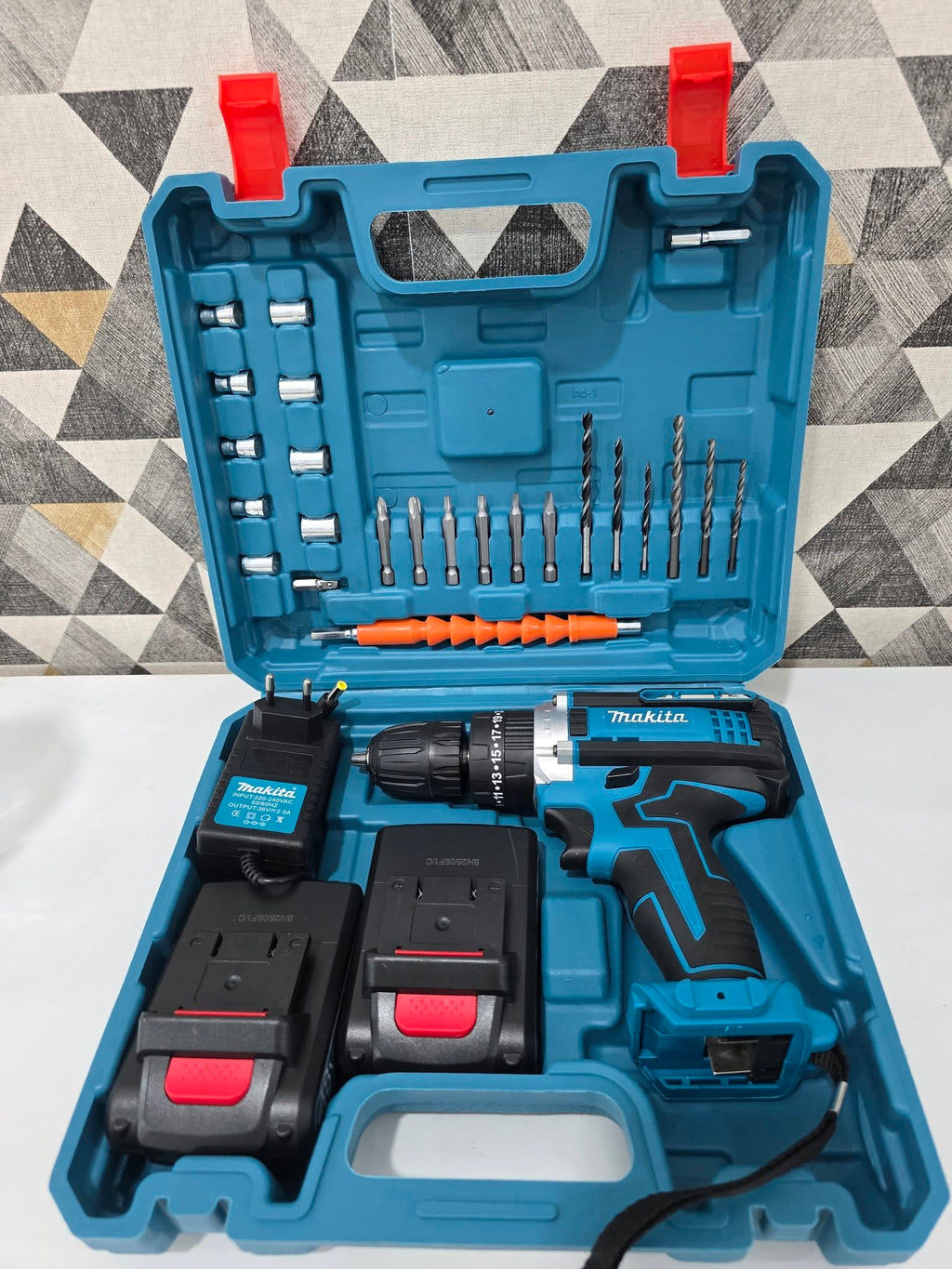 Visseuse Makita 48V + Coffre + Accesoires