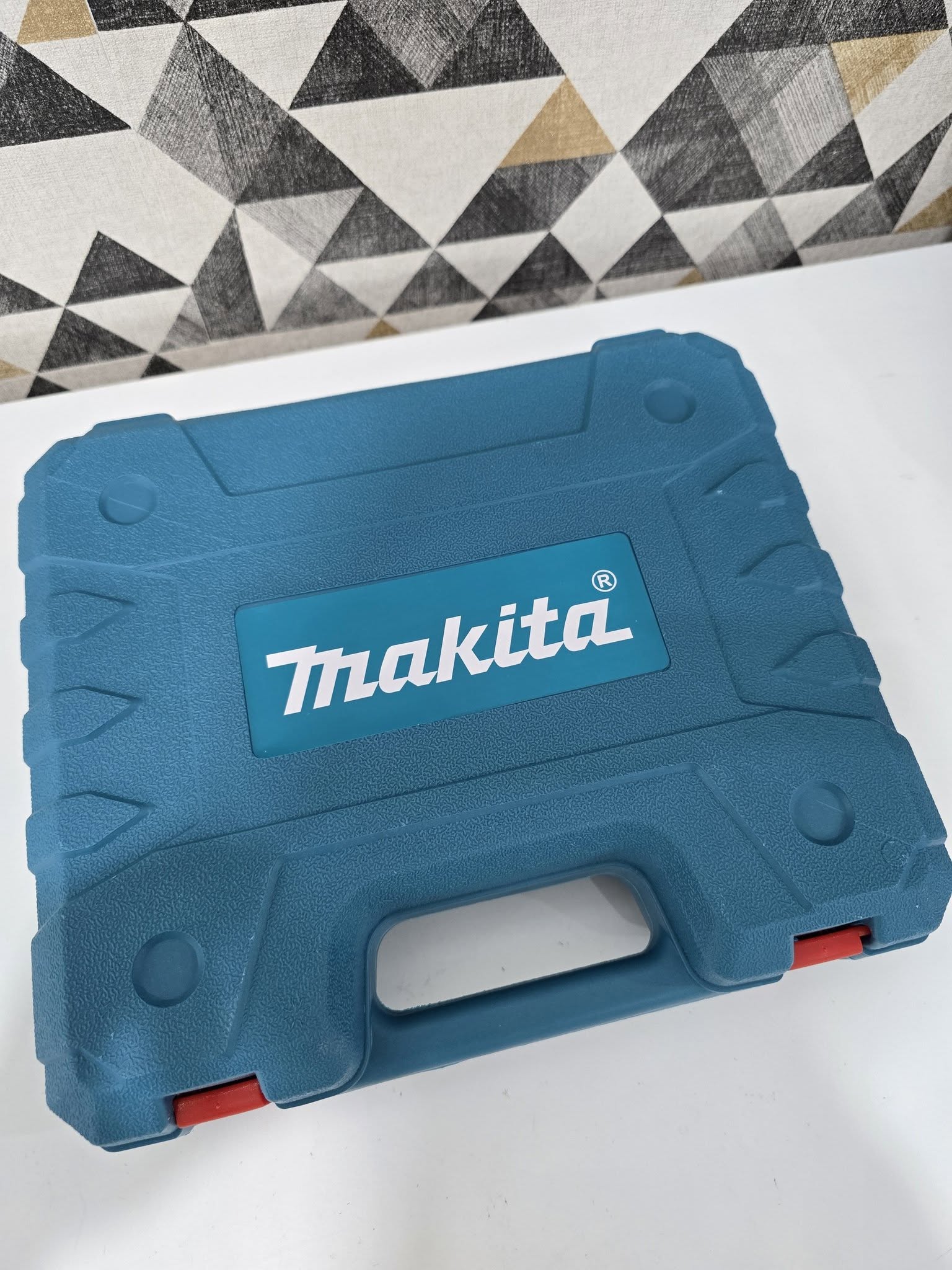Visseuse Makita 48V + Coffre + Accesoires